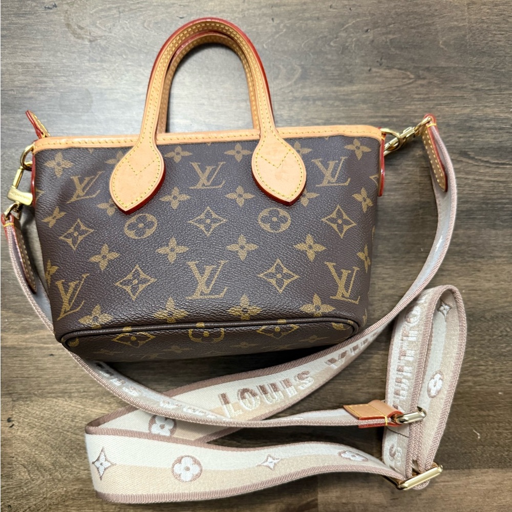 Louis Vuitton Monogram Canvas Neverfull BB Bag w/guitar strap - Picture 7 of 7